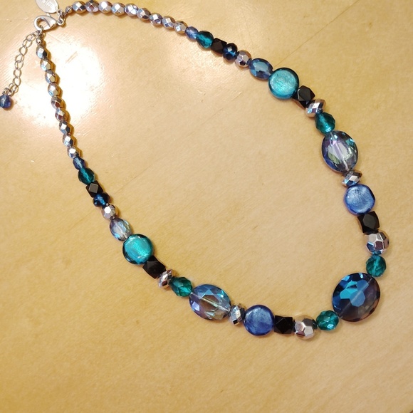 White House Black Market  faceted glass AB necklace - Picture 7 of 7